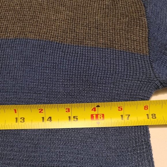 Vince Camuto Button Shoulder Colorblocked Sweater NWOT - Picture 3 of 12